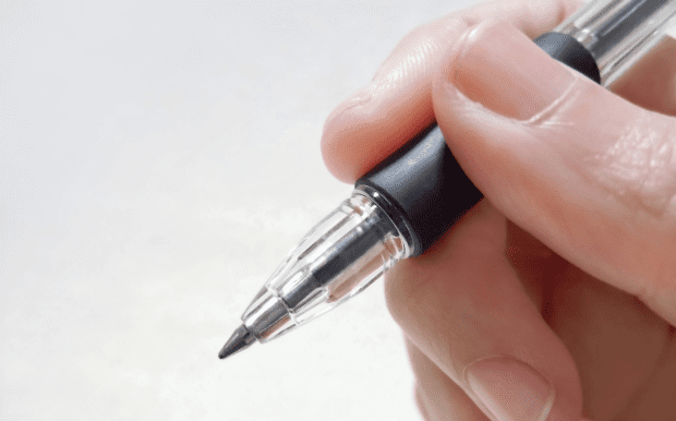 聖誕絨布抽繩禮品袋 - 港生活玩樂誌 材質:絲絨禮品袋通常由柔軟的絲絨布製成,觸感舒適且富有光澤,給人一種奢華的感覺。 顏色多樣:這些袋子通常提供多種顏色選擇,從經典的紅色、綠色到金色、銀色等,能夠滿足不同場合的需求。 設計:絲絨禮品袋配有抽繩或帶子,方便開合,同時也增添了美觀性。 聖誕絲絨禮品袋不僅是一個實用的包裝工具,也是表達心意和品味的一種方式。在聖誕節、情人節等節日中使用,增添節日氛圍。 客製 - 港生活玩樂誌 聖誕絨布抽繩禮品袋