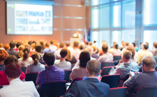 聖誕絨布抽繩禮品袋 - 港生活玩樂誌 材質:絲絨禮品袋通常由柔軟的絲絨布製成,觸感舒適且富有光澤,給人一種奢華的感覺。 顏色多樣:這些袋子通常提供多種顏色選擇,從經典的紅色、綠色到金色、銀色等,能夠滿足不同場合的需求。 設計:絲絨禮品袋配有抽繩或帶子,方便開合,同時也增添了美觀性。 聖誕絲絨禮品袋不僅是一個實用的包裝工具,也是表達心意和品味的一種方式。在聖誕節、情人節等節日中使用,增添節日氛圍。 客製 - 港生活玩樂誌 聖誕絨布抽繩禮品袋